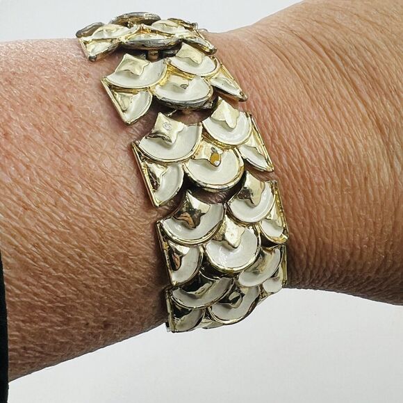 CORO PEGASUS Gold Tone And Enamel Panel Bracelet Fish Scale Vintage READ - Picture 5 of 10